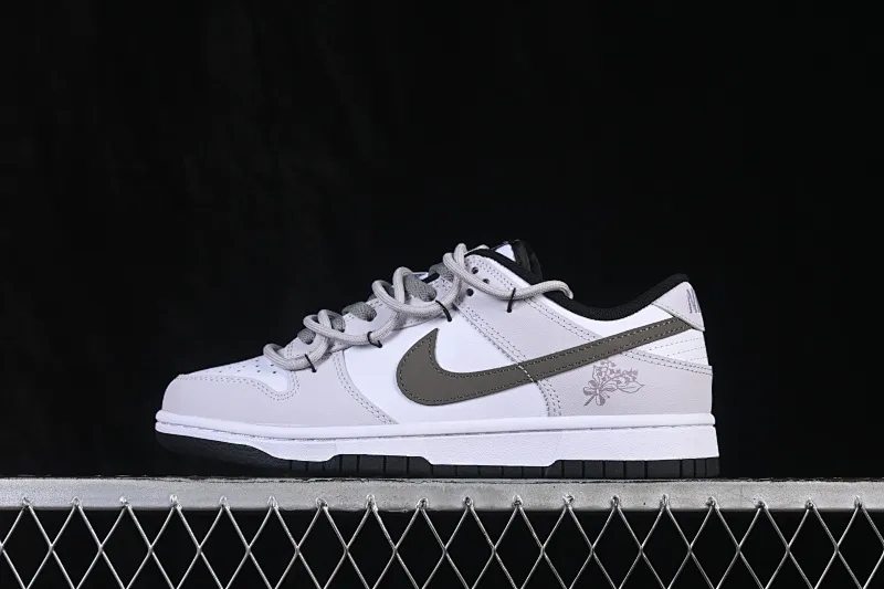 All categories Nk SB Dunk Series Nk SB Dunk Low High-end customized low-top sneakers Nike SB Dunk Low Black and gray straps Low-top casual sneakers CW1590-100